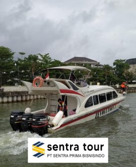 Tabur Bunga atau larung laut